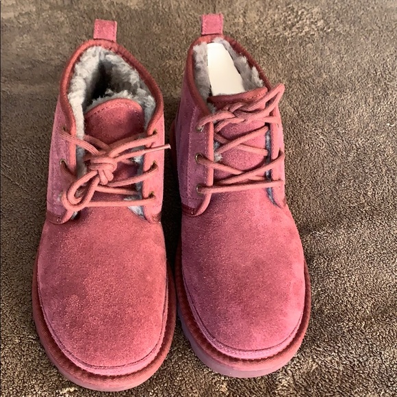UGG Other - UGG NEUMEL size 9